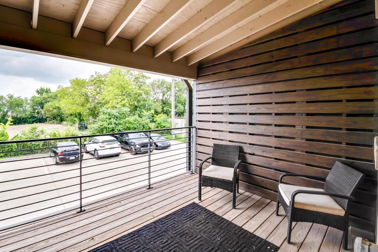 Apartment Cozy & Convenient 1 Bedroom Apt! Minutes To Downtown! *