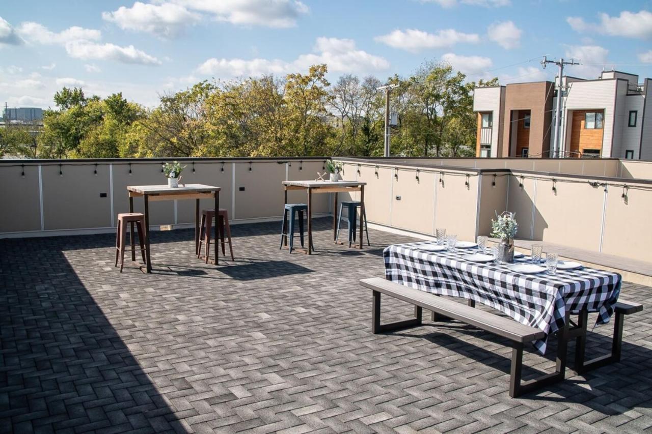 Cozy & Convenient 1 Bedroom Apt! Minutes To Downtown! *